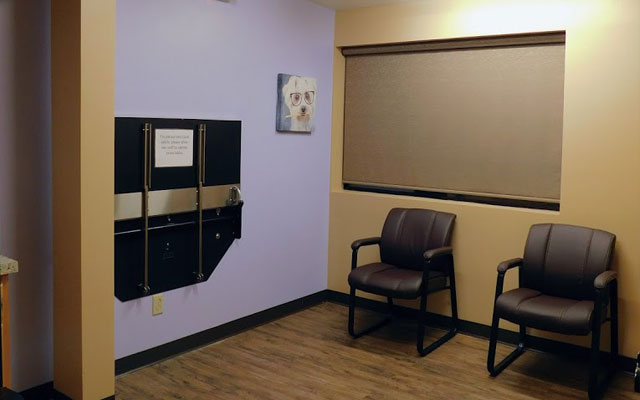 Clean veterinary exam room at VESCNA equipped for general and emergency pet examinations in Flagstaff
